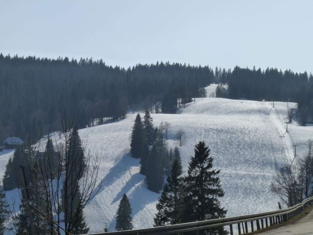 Piste de ski enneigée au Feldberg