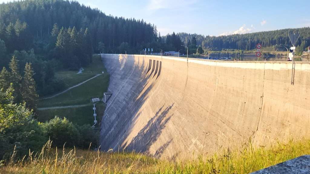 Randonnée au Schluchsee : sentier circulaire, balades faciles et piste cyclable 2 Au barrage du Schluchsee